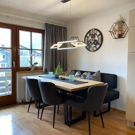 Sonnige Gemuetliche Daire Bürs