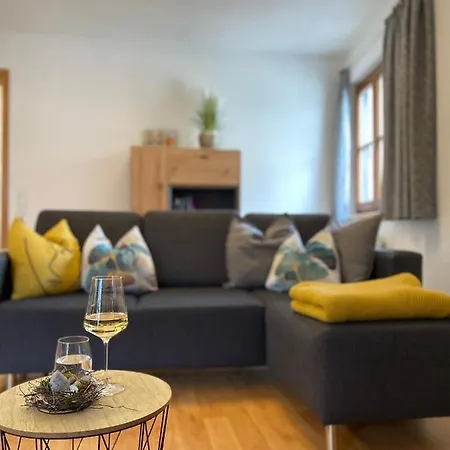 Sonnige Gemuetliche Appartement